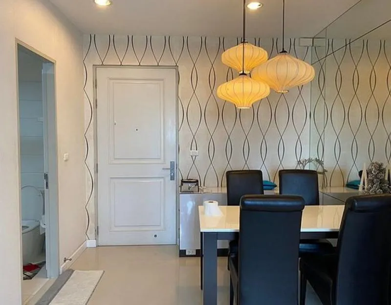 ให้เช่า Q House สาทร ตกแต่งสวยเริศติดวอเปเปอร์สวยหรู พร้อมเครื่องใช้ไฟฟ้าครบ มาแต่ตัวเข้าอยู่ได้เลย