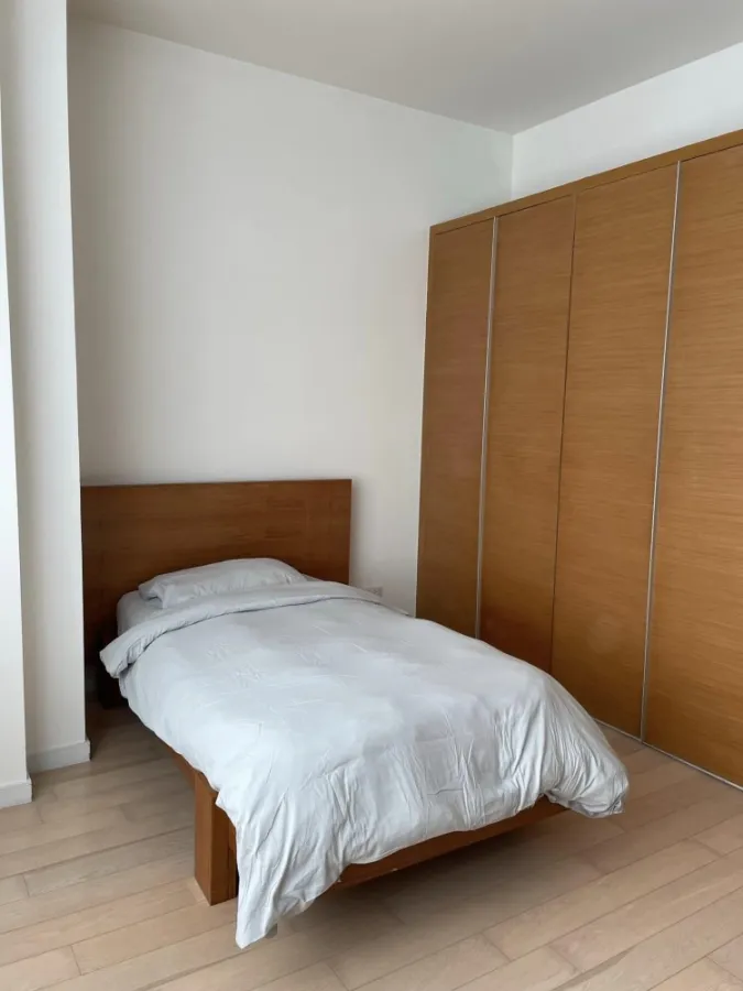 ขาย Eight Thonglor Residence ชั้น 15 ห้องกว้างสุดๆ พร้อมเฟอร์นิเจอร์อย่างดี โซฟานั่งสบาย ห้ามพลาด