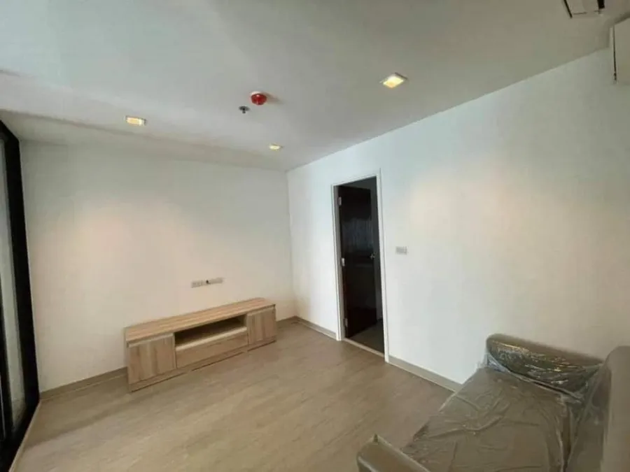 Selling Knightsbridge Sukhumvit 107, fully furnished. Partition room is clearly proportioned. You can't reserve it anymore.