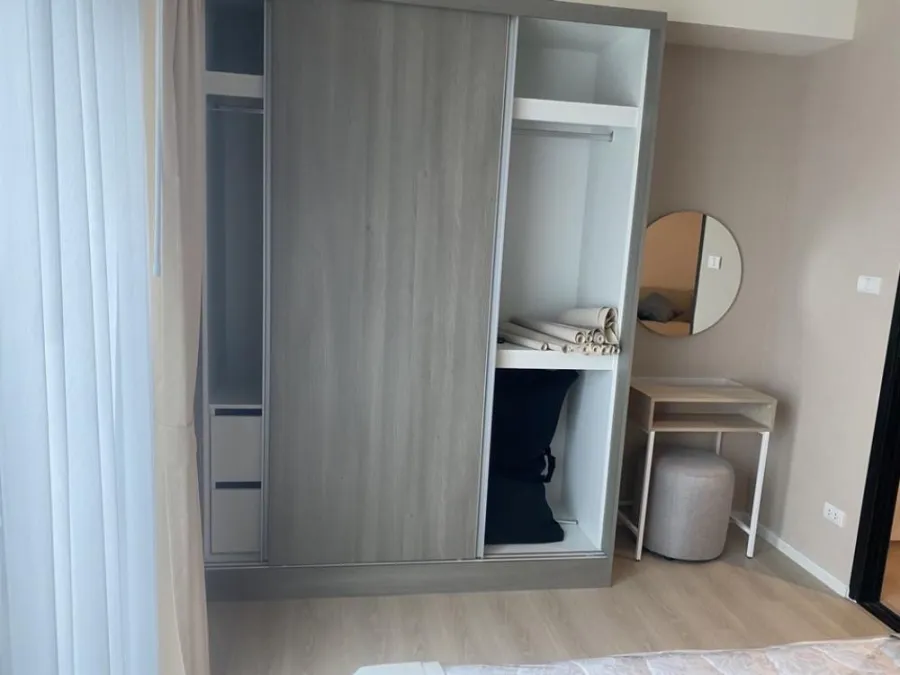 Urgent for rent!! Condo A Space Mega, 34th floor, swimming pool view. Fully furnished Ready to move in, hurry and reserve now!!