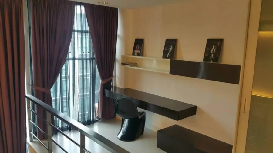 For sale: D 65 Condominium, Duplex room, decorated with built-ins, 2 floors, so nice to live in., you must reserve it quickly.