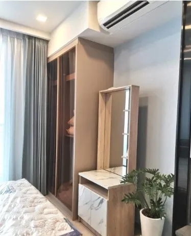 For rent, One 9 Five Asoke-Rama 9, partitioned room, 10th floor, high view, friendly price, must not miss this room.