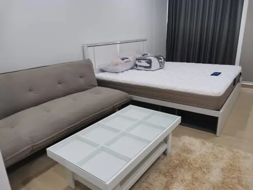 For rent, Supalai Veranda Ramkhamhaeng, 12A floor, cool breeze in the room with a very large screen TV. Watch movies to your heart's content. Book now