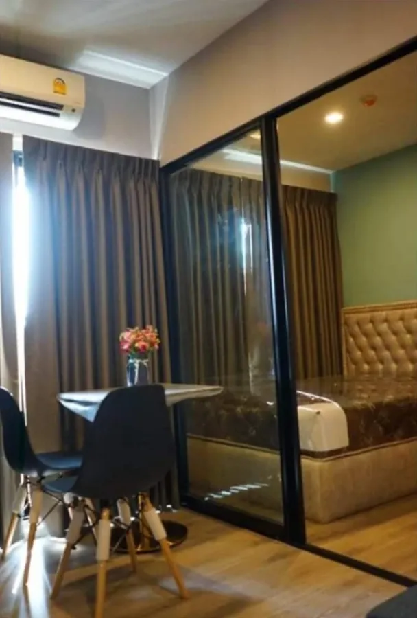For rent: Kensington Sukhumvit-Theparak, 30th floor unit, very high with amazing BTS view, fully furnished with appliances. Book now!