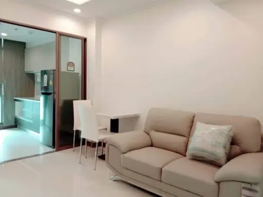 Supalai Oriental Sukhumvit 39 for rent, nice room, good location, convenient transportation, comes with complete facilities, don't miss it.
