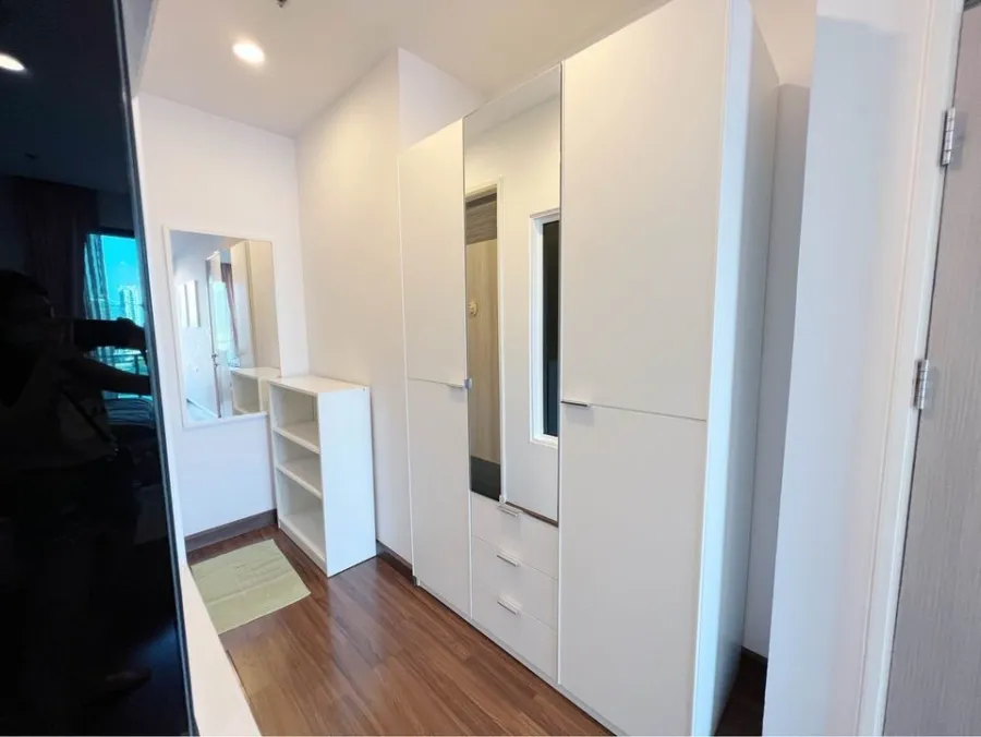 For sale, for rent!! Condo Supalai Premier @ Asoke, clean white tone room. All free gifts in one place. Book now!!