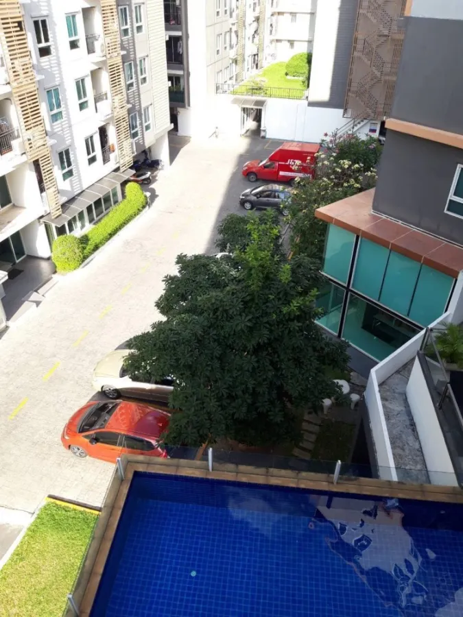Condo for sale: Regent Home 22 Sukhumvit 85, complete with furniture and electrical appliances. Just come and move in.