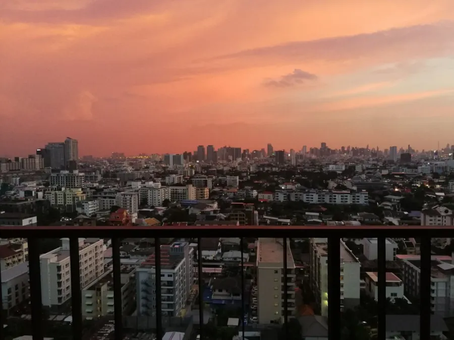 For rent The Issara Ladprao วิวสวย ลมพัดเย็นสบาย มีความเป็นส่วนตัว รีบจองเลยจ้า อย่าปล่อยให้หลุดมือ