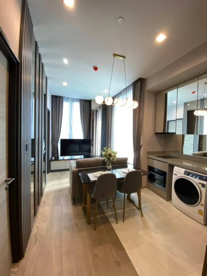 For rent: The Crest Park Residence, beautiful room, fully furnished, 26th floor, very high, excellent city view