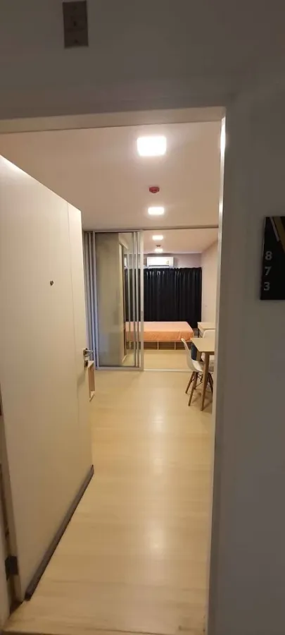 For rent: Plum Condo Rangsit Alive Phase 1, near Bangkok University, 4th floor, Building D. Fully furnished with appliances, ready to move in.
