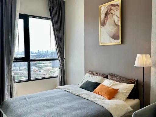 ให้เช่า KnightsBridge Prime อ่อนนุช ชั้นสูง วิวเมืองสวย โปร่งสบาย เพดานสูง 3 เมตร ให้ความรู้สึกกว้างและโล่งเป็นพิเศษ