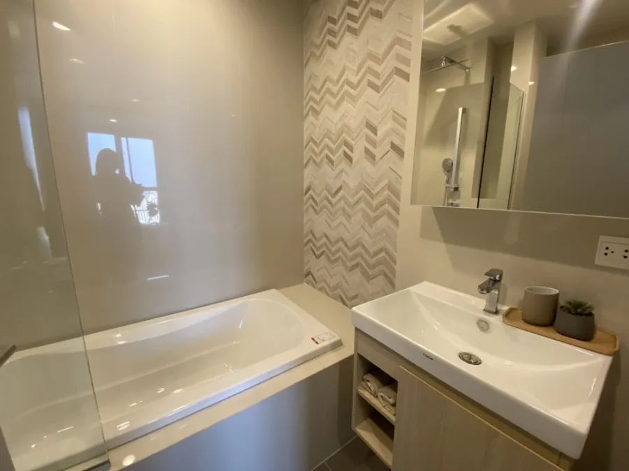 For rent!! Condo Oka House Sukhumvit 36, complete facilities. Ready to move in. Don't miss it!!