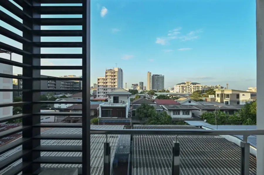 For sale: Chateau In Town Ratchada 20-2 Studio room, 4th floor, includes furniture, ready to move in immediately!!