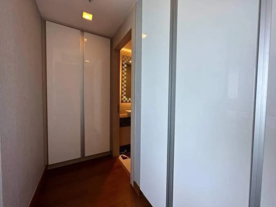 For sale: The Palm Wongamat Beach Pattaya, spacious room, high floor, fully decorated, Buit-In, move in now.