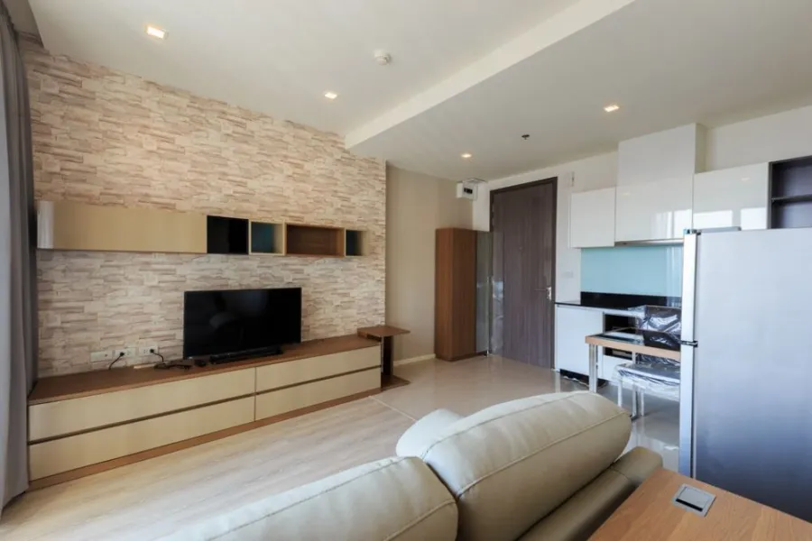 ห้องนี้ห้ามพลาด For Rent ควินน์ คอนโดมิเนียม ห้องว้าง ชั้นสูง ได้วิวเมืองและสระ ฟินสุดๆ รีบจองด่วนๆ