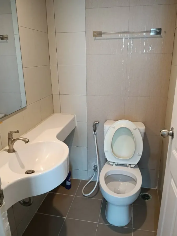 Condo for rent, Lumpini Ville Lat Phrao-Chok Chai 4, 18th floor, high view, well-separated rooms, hurry and come reserve now.