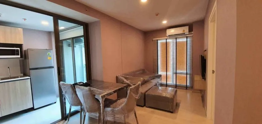 sale or rent, Condo Feel Phahon 34. The rooms are clearly divided into proportions. Completely decorated with good quality wooden curtains. Buy now.