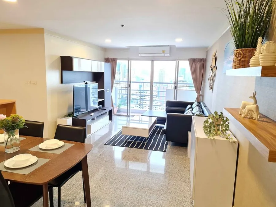 For rent, The Waterford Diamond, Sukhumvit 30/1, 29th floor, river view, comes fully furnished, book now.
