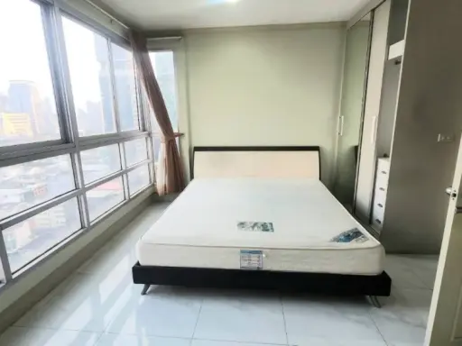 Condo for rent, Pathumwan Resort, spacious room, lots of usable space, good price, hurry and reserve now.