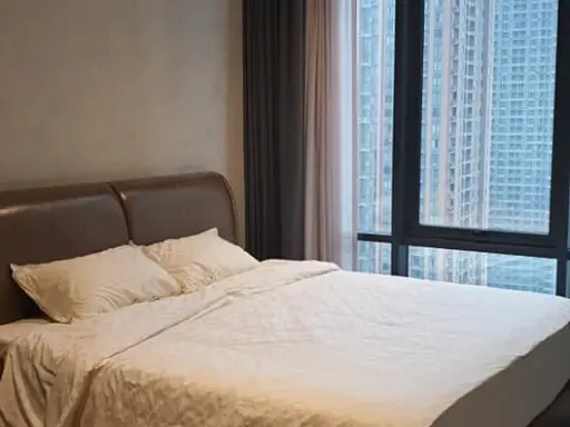 For sale: The Loft Asoke, decorated room, ready to move in. Good furniture Complete with awesome built-in kitchen Don't wait, reserve now.
