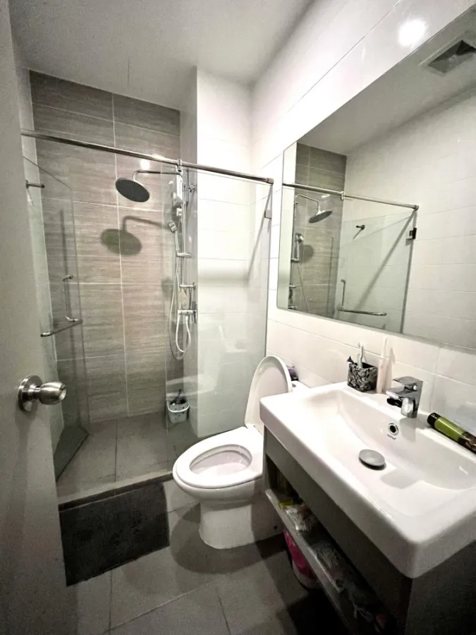 For rent, Knightsbridge Prime On Nut, high floor, beautiful view, nice room, fully built-in furniture. If interested, hurry up to reserve now.