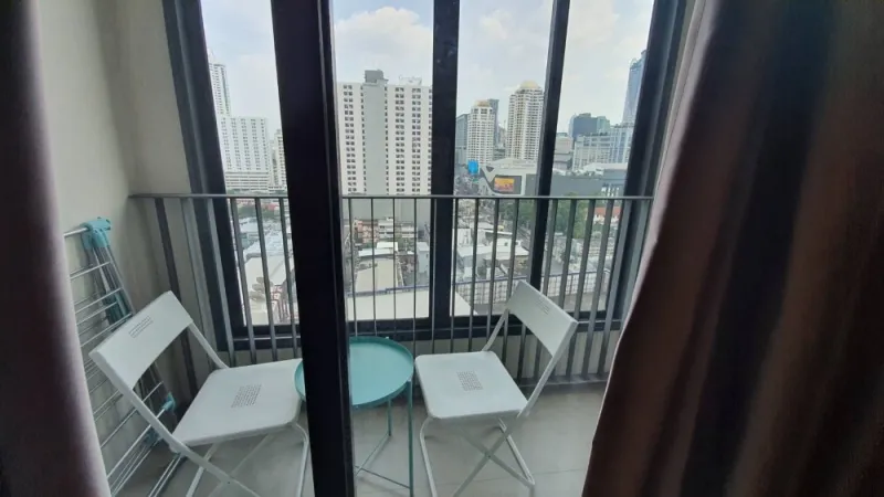 ให้เช่า IDEO Q สยาม ราชเทวี ชั้น 15 ห้อง STUDIO โซฟาหนังนั่งสบายสุดๆ จองก่อนได้ก่อนเลยจร้าา