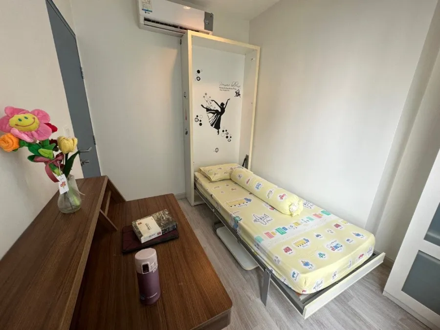 For sale: Ideo Mobi Sathorn-Taksin, 11th floor, complete with furniture and electrical appliances. Book now, don't miss out.