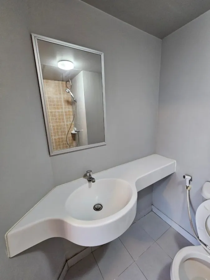 For sale, Lumpini Township, Rangsit, Khlong 1, separating the rooms. fully furnished If interested, hurry up to reserve.