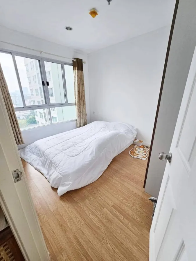 Condo for sale, Lumpini Ville Chaeng Watthana-Pak Kret, 12A floor, separated room, with built-in furniture. Don't wait.