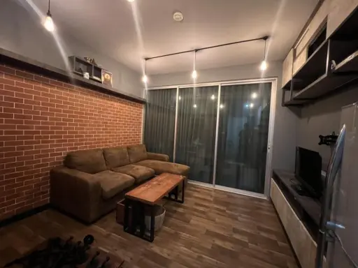For rent, A Space Me Sukhumvit 77, large sofa, very comfortable to sit on. Plus complete electrical appliances Just come and move in.