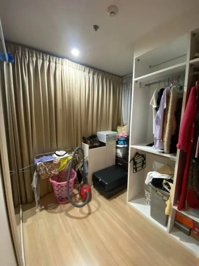 For rent, The Base Rama 9-Ramkhamhaeng, high floor, very spacious room, built-in dressing room, very cool, book now.