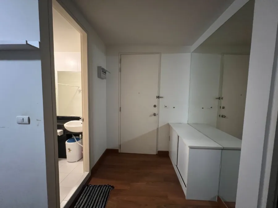 The Parkland Ratchada-Thapra for sale, room size 35 sq m, very spacious. with built-in furniture Don't miss it, book now.