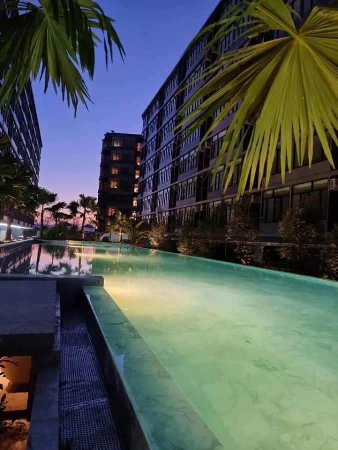For rent: The Independent Condo Amata, 1 bedroom, 1 bathroom, 5th floor, fully furnished. Just carry your bag and move in.