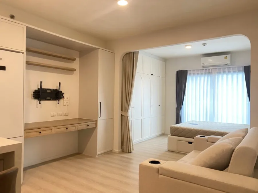 For sale/rent urgently A Space Mega Bangna, beautifully decorated room, well-built-in, you will regret it if you don't reserve.