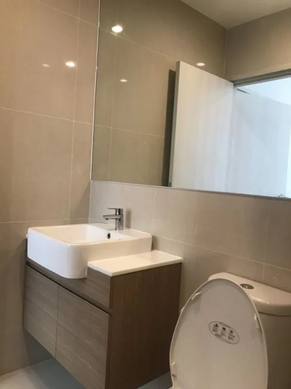 Noble Revolve ratchada 2, next to mrt, cultural center of Thailand, fully furnished, complete electrical appliances
