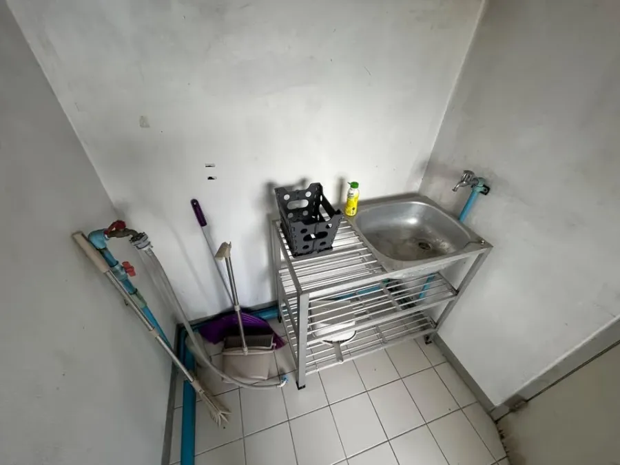 For rent: Lumpini Center Happy Land, fully furnished, at a great price. You'll regret it if you miss out.