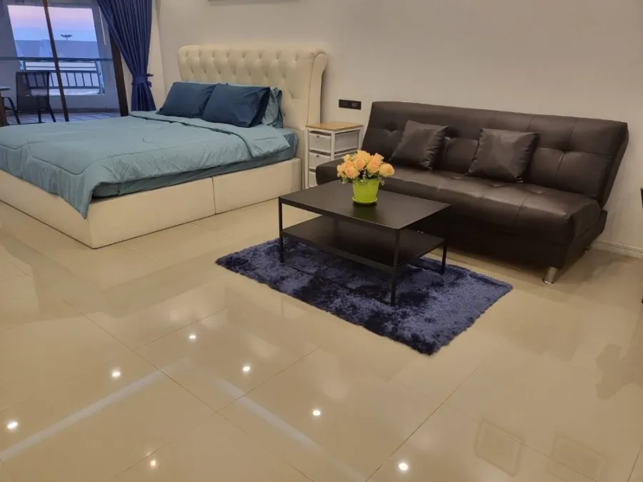 For rent, Metro Jomtien Condotel (Jomtien), decorated with built-ins, wide balcony, sea view, don't wait.