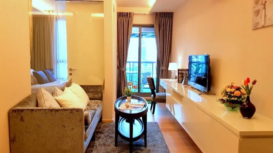 For rent, H Condo Sukhumvit 43, 16th floor, beautiful room, high floor, spacious, comfortable, hurry before it slips out of your hands.