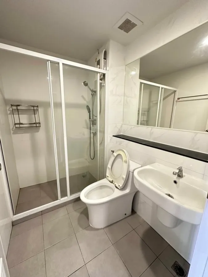 Urgent sale! REACH Phaholyothin 52 condo, ready to move in, complete amenities, great price. Book now!