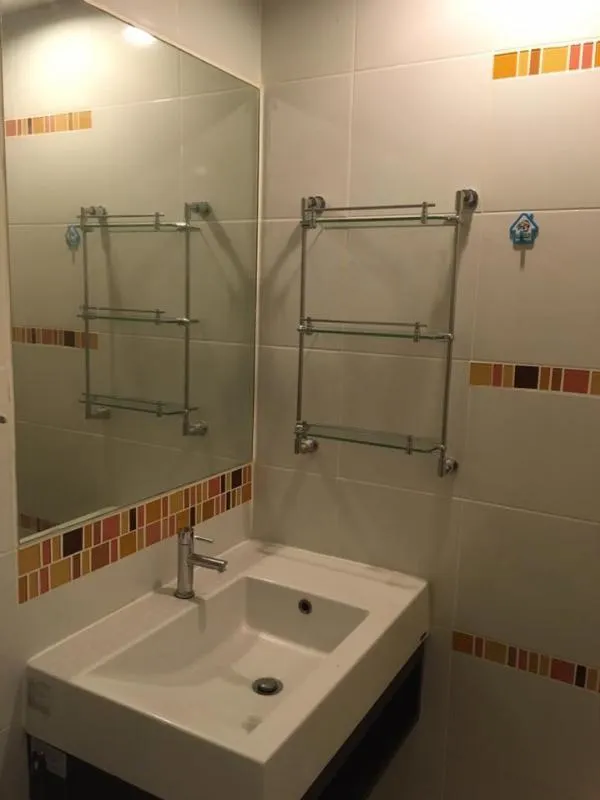 Super satisfying, Condo DEN Vibhavadi for rent, beautiful room, fully furnished, very good view, 2 bedrooms, book now. If you are slow, you will miss it.