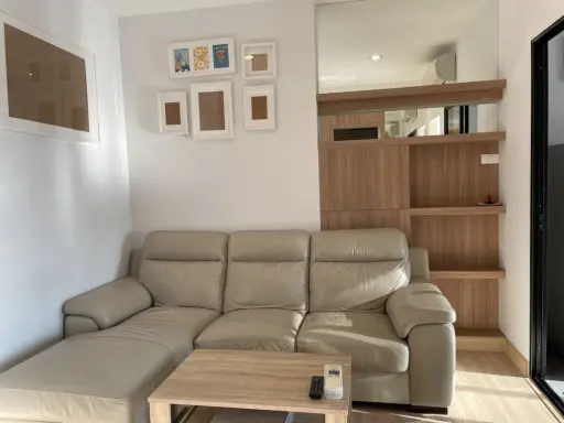 For sale: The Niche Mono Ratchavipha, open view, built-in furniture. The large fosa is extremely comfortable to sit on. Good price, so book quickly.