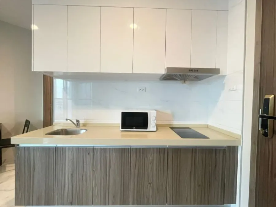 For rent!! Artisan Ratchada Condo, 14th floor, Building D, fully furnished. Ready to move in, don't miss it!!