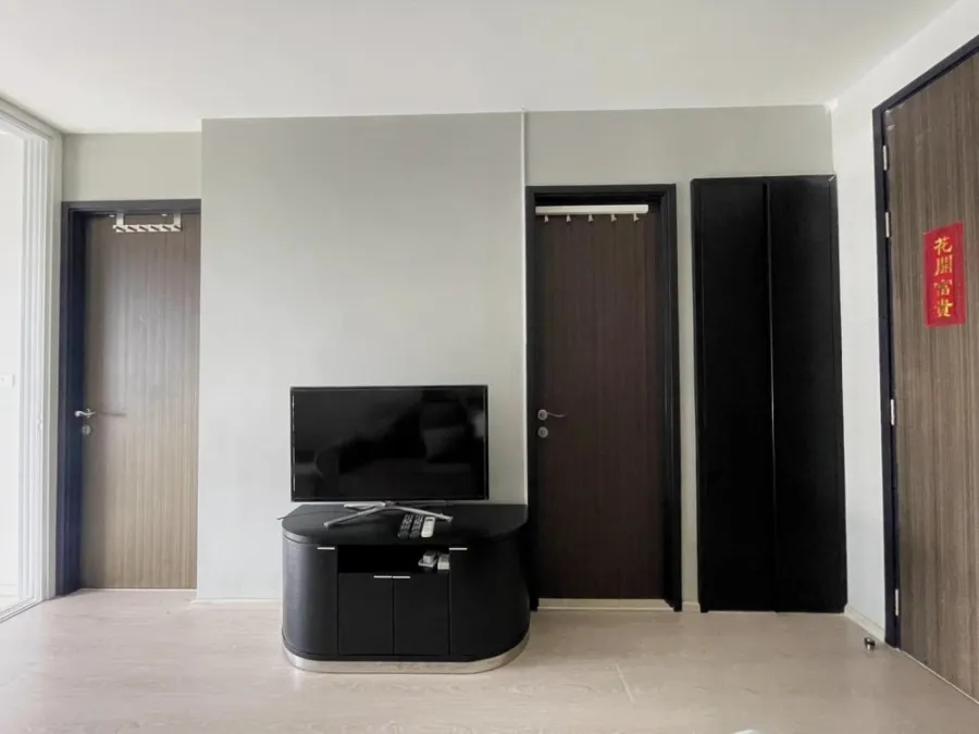 For rent: Rhythm Sukhumvit 44/1, ready to move in, 16th floor, beautiful view, great price, you'll regret it later.