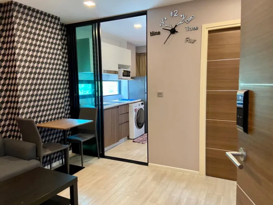 ขาย แอทโมซ ลาดพร้าว 71 ห้องมุม วิวสระ เฟอร์นิเจอร์และเครื่องใช้ไฟฟ้าครบ อย่ามั่วแต่มองรีบจองเลยจ้า