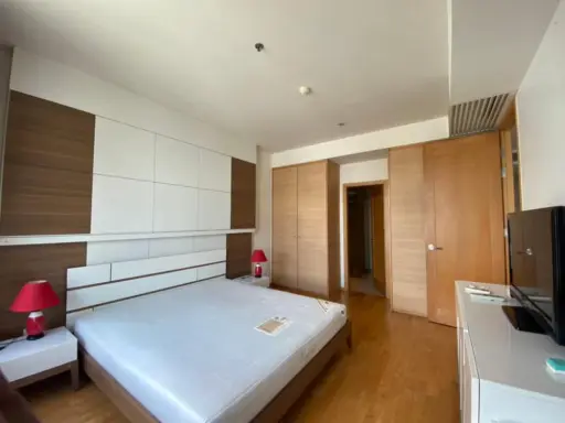 Condo for sale, Empire Place Sathorn-Narathiwat, ready to move in. Can't miss it