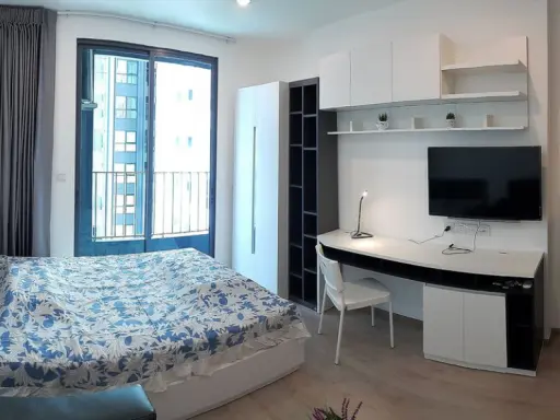 Condo for rent, Ideo Q Chula Samyan, studio room, high floor, beautiful pool view. Fully furnished with all rooms, book now. images