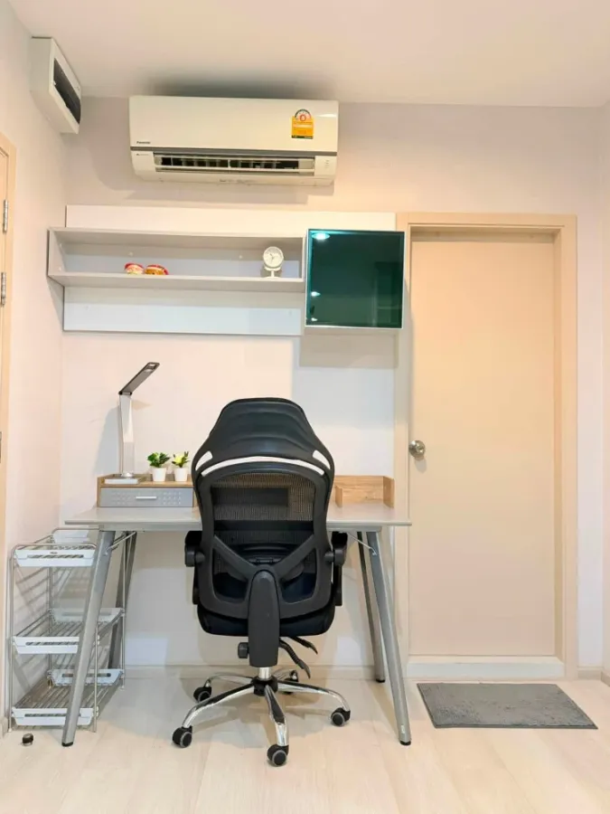 For rent: Life Pinklao, 1 bedroom, 1 bathroom condo with full built-in furniture. Don't miss out!