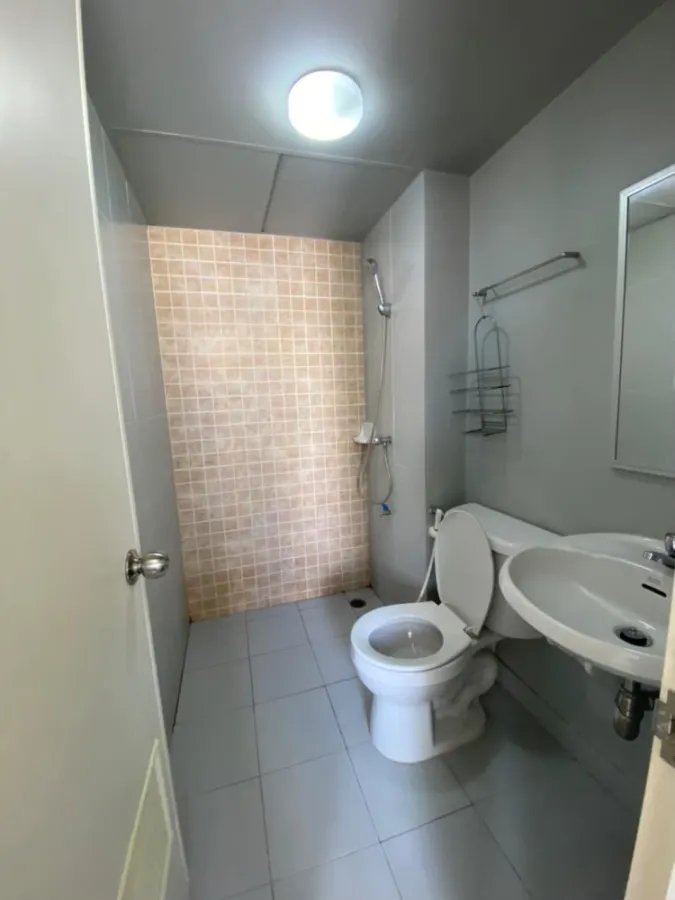 For sale: Lumpini Township, Rangsit, Khlong 1, Building A4, 8th floor, comes with complete decoration. Book now, urgent.