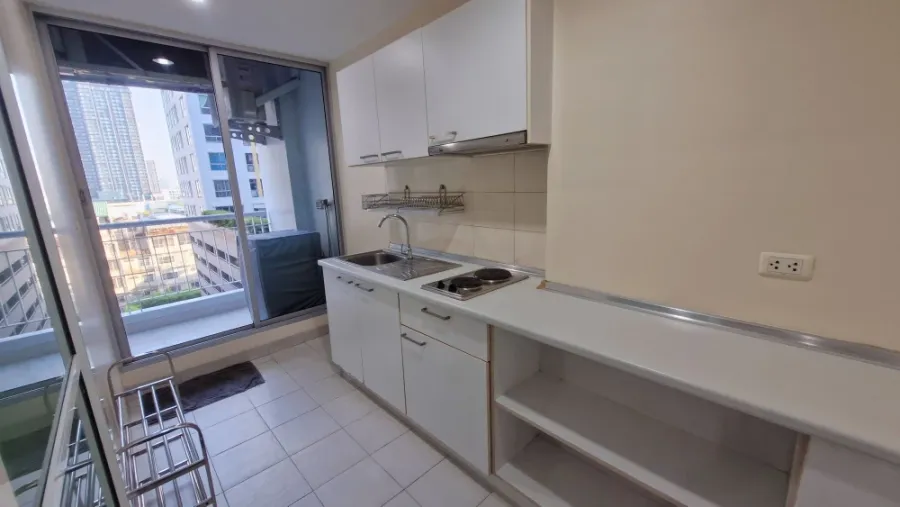 For rent Life at Tha Phra, very beautiful room, very pleasant, 7th floor, high, good condition, fully furnished If interested, hurry to reserve.