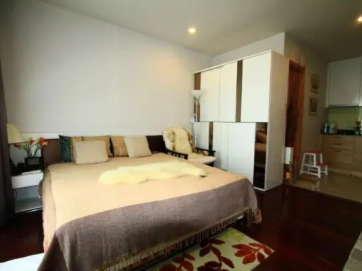 Don't be late. Urgent sale. Circle condominium. Very beautiful room. Fully furnished. Ready to move in. Very livable. Don't hesitate, buy now. images